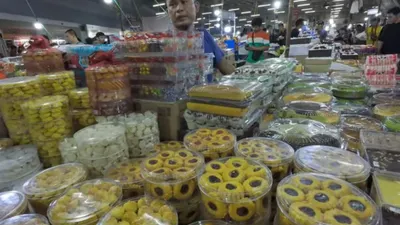 Di tengah momentum Hari Raya Lebaran 2025, Pasar Kue Subuh Senen di Jakarta kembali menjadi pusat kegiatan dan referensi bagi para pembeli.
