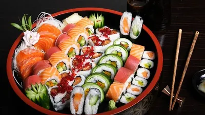 Jadi Favorit Gen Z! Benarkah Sushi Sashimi Mengandung Cacing Parasit, Mitos atau Fakta? Ini Menurut Ahli Kesehatan