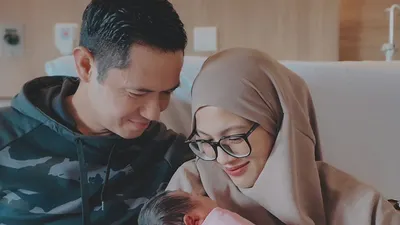 Alyssa Soebandono dan Dude Herlino dikaruniai anak ketiga berjenis kelamin perempuan