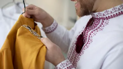 Baju koko tidak hanya identik dengan kesan tradisional, tetapi juga harus nyaman dipakai sepanjang hari, terutama ketika berpuasa.