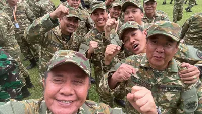 Pasangan Gubernur Sumsel Herman Deru - Cik Ujang Kompak Parade Senja dengan Prabowo, Jokowi dan SBY