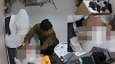 Gubernur Jawa Barat Dedi Mulyadi dengan tegas mendesak agar izin praktik dokter yang melakukan pelecehan tersebut segera dicabut.