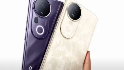 Vivo V50.