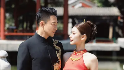Wang Xiaofei dengan Istri Barunya yang Bernama Mandy.