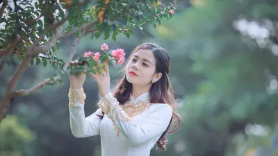 Warna pakaian, model rambut, dan jenis sepatu yang dikenakan juga bisa menjadi gambaran terhadap pola pikir dan perilaku seseorang.