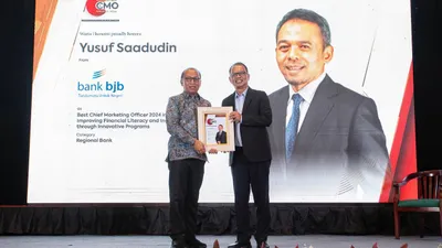 Dinilai Berhasil Terapkan Pemasaran Berbasis Teknologi , bank bjb Raih Indonesia Best CMO Award 2024 dari Warta Ekonomi