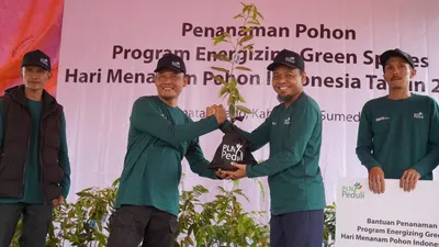 Lebih dari 1.400 pohon yang diberikan merupakan pohon buah produktif yang akan memberikan manfaat secara ekonomi bagi masyarakat.