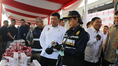 Menko Polkam RI, Budi Gunawan bersama Menteri Keuangan Sri Mulyani