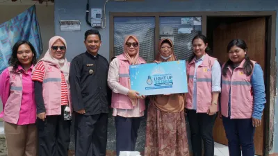 Penyambungan listrik gratis ini memberikan harapan baru bagi keluarga prasejahtera dalam mengakses energi listrik yang sangat dibutuhkan.
