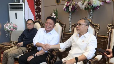 Zulkifli Hasan mengapresiasi kinerja Gubernur Sumsel Herman Deru lantaran berhasil menyulap rawa buaya menjadi lahan sawah produktif.