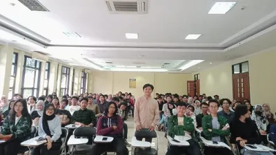 Di Fakultas Ilmu Budaya Universitas Padjadjaran, Ayobandung.id menyulut semangat menulis orisinal kepada para mahasiswa.