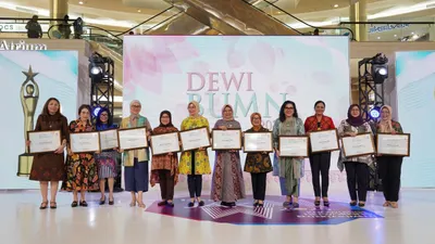 Tiga direksi wanita PT Taspen meraih penghargaan Direksi Eksekutif Wanita Indonesia BUMN (DEWI BUMN) 2025 yang digelar oleh MarkPlus Inc.