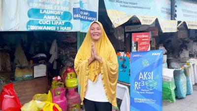 Nasabah PNM Mekaar Buktikan, Pakaian Lama Bisa Jadi Sumber Usaha Baru