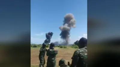 Ledakan saat pemusnahan amunisi kadaluarsa yang dilakukan di Garut pada Senin 12 Mei 2025 berujung duka.