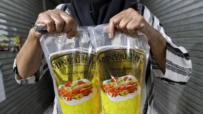 Lantas, perusahaan mana saja yang produknya diuji oleh Mentan? Berikut daftarnya, dipaparkan Majalah Sawit Indonesia.