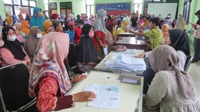 Program bantuan sosial PKH dan BPNT akan terus dilanjutkan di tahun 2025 di bawah pemerintahan Presiden Prabowo Subianto.
