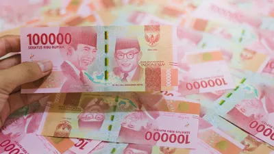 Pelaku berhasil produksi dan mencetak uang palsu hingga siap edar, menggunakan mesin cetak khusus dan fasilitas yang ada di kampus.