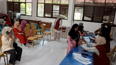 KPM bansos banyak dijadikan sebagai sasaran berita tidak benar dengan janji akan mendapat keuntungan tertentu. 