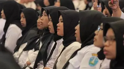 RESMI dari Kemendagri: Tenaga Honorer yang Dirumahkan akan Kembali Digaji dan Dialihkan jadi PPPK Paruh Waktu!