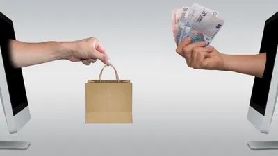 Pemerintah Indonesia akan menerapkan kebijakan pemungutan pajak penghasilan (PPh) sebesar 0,5% bagi pedagang online.