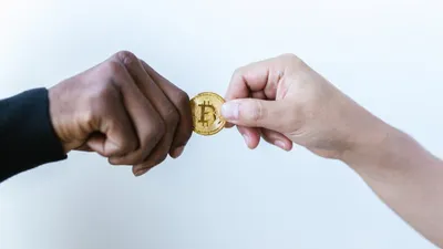 Apakah kripto akan menggantikan rupiah atau dolar? Belum tentu. Kripto masih menghadapi tantangan besar, terutama dalam hal stabilitas.