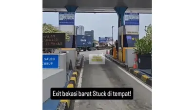 Akibat Arteri Bekasi Barat terendam air dan membuat arus lalulintas padat dari jalur A Exit Bekasi Barat km 13 sd km 8.