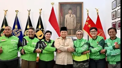 Belasan tahun memperjuangkan hak sebagai mitra, tuntutan untuk bisa mendapat THR bagi pengemudi ojol mendapat perhatian Presiden Prabowo.