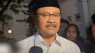 Menteri sosial akan mempelajari usulan Gubernur Jabar Dedi Mulyadi terkait&nbsp;kebijakan vasektomi atau KB pria&nbsp;sebagai syarat penerima bansos.