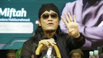 Ternyata bukan sekali ini saja Gus Miftah menyulut kekecewaan massa, ada beberapa kelakuannya yang tak kalah kontroversial.