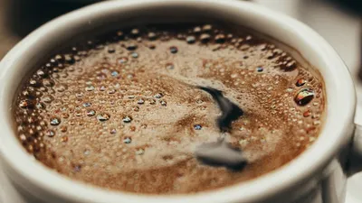 Menjadi salah satu negara penghasil terbesar di dunia, masyarakat Indonesia tentu akrab dengan aneka minuman dari jenis olahan Kopi.