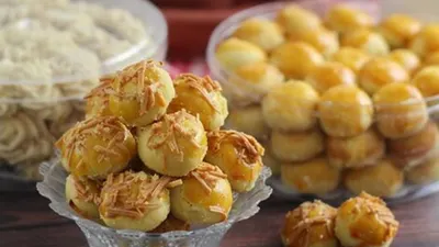 Lebaran selalu identik dengan berbagai hidangan lezat, termasuk kue kering yang menjadi suguhan wajib di setiap rumah.