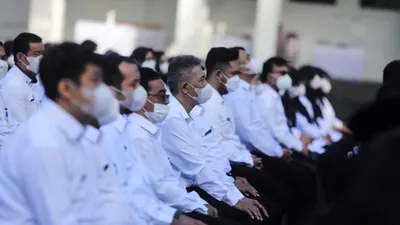 Surat edaran nomor 15 tahun 2024 ini ditujukan kepada seluruh pejabat di lingkungan Kemendikdasmen, mulai dari direktur jenderal, inspektur jenderal, kepala badan, sekretaris unit utama, kepala biro, kepala pusat direktur, inspektur, hingga UPT (Unit Pelaksana Teknis) di beberapa provinsi.