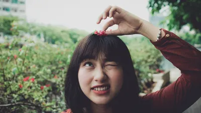 Cara berpakaian seorang wanita sering kali menjadi cerminan dari siapa mereka dan bagaimana mereka ingin diperhatikan oleh orang lain.