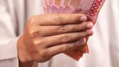 Daftar Bansos Cair Awal Agustus 2025: Ada PKH Plus Rp500 Ribu hingga BLT Dana Desa Rp900 Ribu