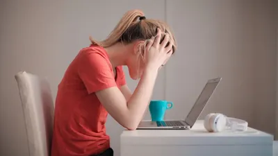Di era digital yang semakin mendominasi, fenomena brain rot menjadi perhatian serius, terutama di kalangan Generasi Z atau Gen Z.