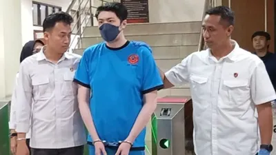 Priguna Anugerah Pratama, Dokter PPDS RSHS Bandung yang Jadi Tersangka Kasus Rudapaksa Anak Pasien.