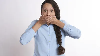 Fakta Psikologi: 4 Kebiasaan Ini Bisa Mengikis Wibawa Kamu dan Buat Orang Lain Ogah Menghargai, Apa Saja?
