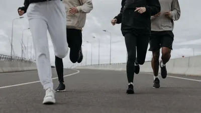 Pelari Road Running Wajib Catat Tips Ini! Cara Memilih Sepatu Lari yang Tepat