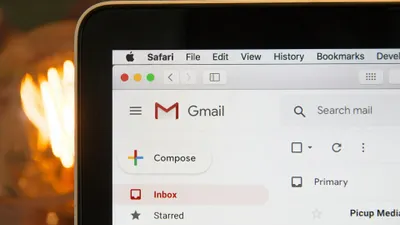 Ilustrasi buat email baru.