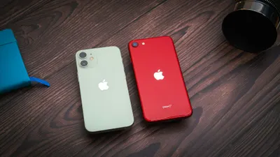 Ilustrasi. Dalam rentang harga Rp8 juta, konsumen dihadapkan pada pilihan antara iPhone 11 dan iPhone SE 3 yang memiliki karakteristik sangat berbeda.