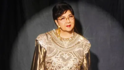 SBY menyebut Titiek Puspa sebagai &quot;pahlawan kebudayaan yang mengabadikan kehidupannya untuk dunia seni budaya dan sosial.&quot;