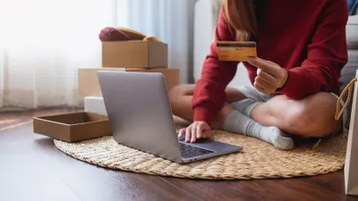 Seiring meningkatnya transaksi online selama Ramadhan juga diiringi dengan meningkatnya potensi penipuan hingga pencurian data pribadi.