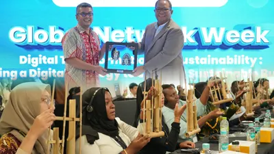 Strategi social re-engeneering yang terjadi di ekosistem pembiayaan PNM Mekaar mendorong tumbuhnya ekonomi pada skala rumah tangga.