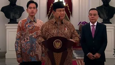 Presiden Prabowo Subianto telah melantik menteri dan wamen Kabinet Merah Putih, termasuk berbagai tokoh terkemuka dari berbagai bidang.