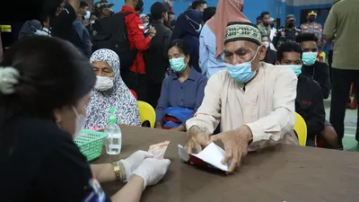Memasuki bulan Mei 2024 akan ada pencairan bansos lagi kepada KPM di seluruh Indonesia, yaitu 2 bansos tunai (BLT) dan 2 bansos non tunai.