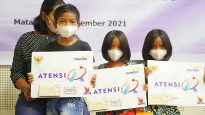 Bantuan sosial ini disalurkan secara non-tunai melalui rekening bank, dengan Bank Mandiri sebagai mitra penyalur.