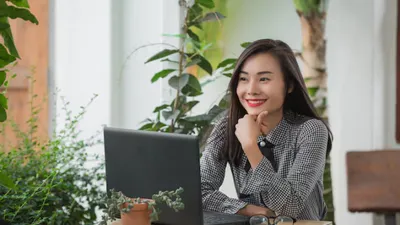 Ada beberapa jurusan kuliah yang dikenal memiliki prospek cepat dapat kerja dan menjanjikan masa depan yang cemerlang. 