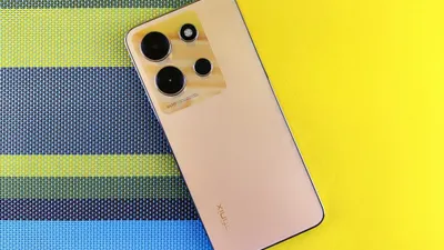 Random Access Memory (RAM) merupakan perangkat keras yang berfungsi untuk menyimpan data sementara pada handphone (HP).