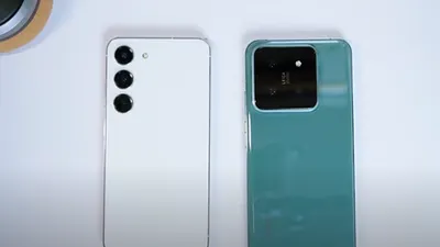 Samsung Galaxy S23 lebih kompak dan murah, sedangkan Xiaomi 14 unggul di performa, kamera, dan baterai.