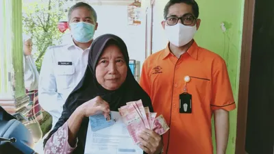 Harus Tahu! 4 Info Penting Bansos PKH, BPNT, PIP dan Beras 10 Kg yang Cair Hari Ini